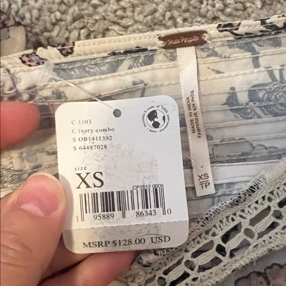 Free People Brunch Date Long Sleeve Floral Bodysuit| Size XS| NWT - Picture 3 of 7